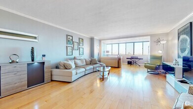 Building Photo - 8 Whittier Pl
