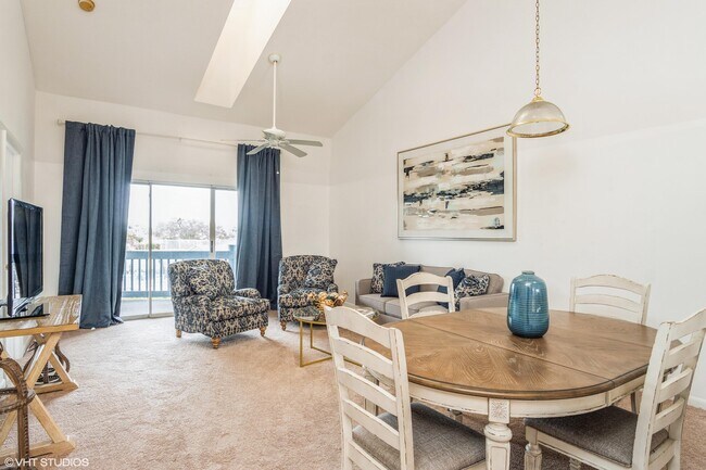 Foto del edificio - 1637 NE Nautical Pl