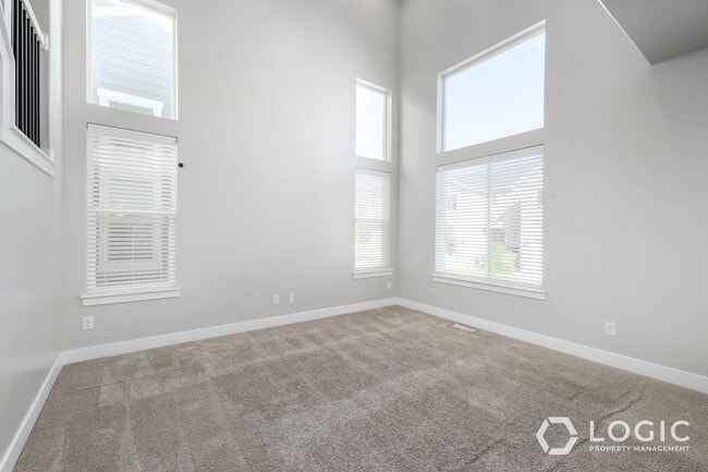 Building Photo - Beautiful Townhome for Rent!