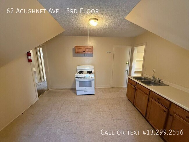 Foto del edificio - 62 Acushnet Ave