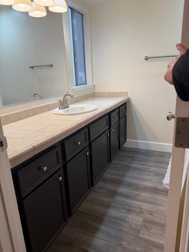 Foto del edificio - 3701 Colonial Dr