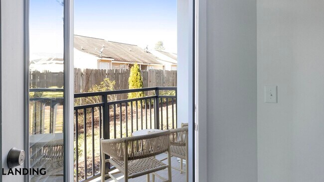 Foto del edificio - 2110 Birkhall St