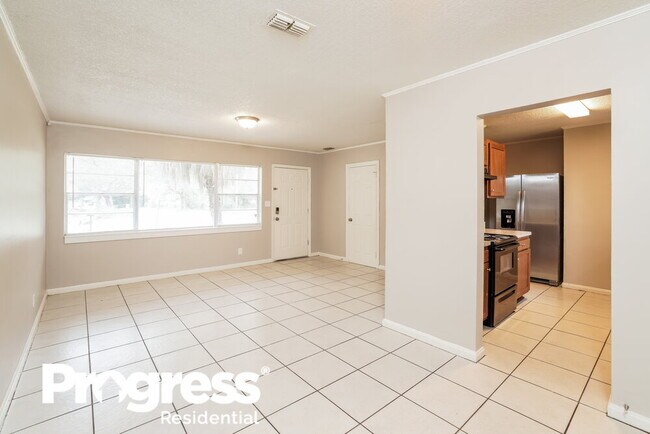Foto del edificio - 6049 Cedar Hills Blvd