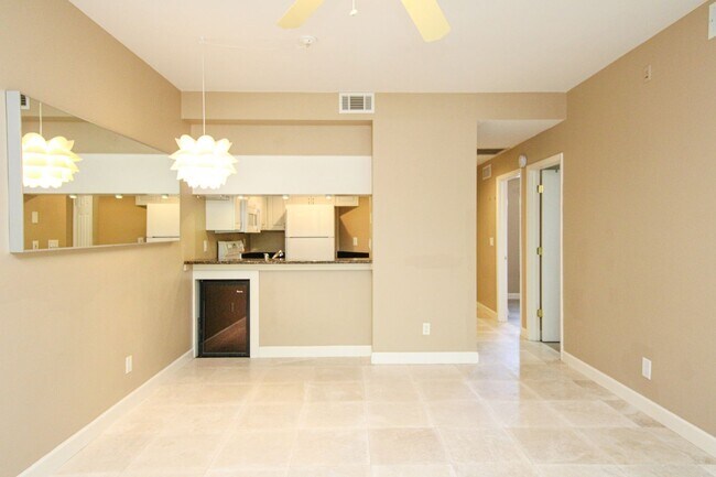 Building Photo - ***2BED/2BATH***WORLD TENNIS CLUB ***1ST F...