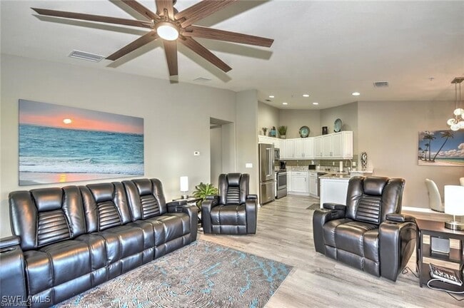 Foto del edificio - 10060 Lake Cove Dr