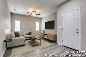 Foto del edificio - 2910 S Laredo St