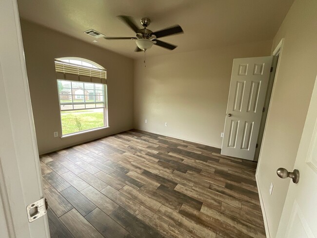 Foto del edificio - 2321 Berry Ln