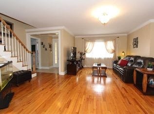 Building Photo - 161 Elm St