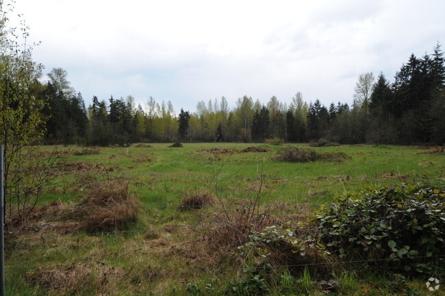 Building Photo - Country Green Estates MHP