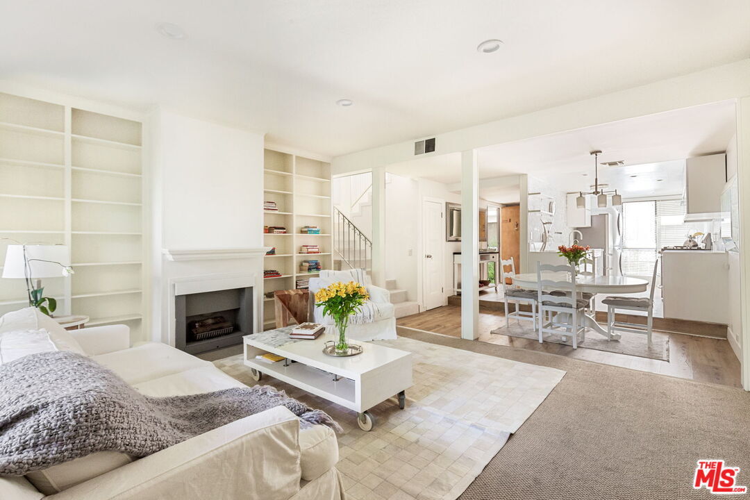 Primary Photo - 15515 Sunset Blvd