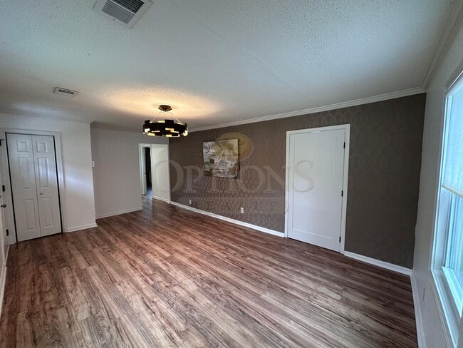 Foto del edificio - 3 Bedroom Home in Oakland City