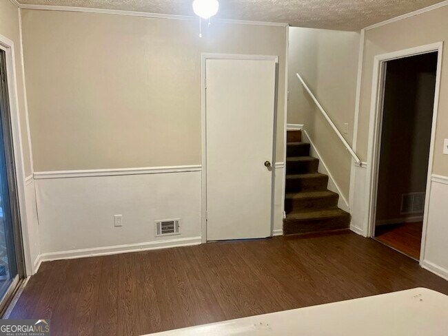 Foto del edificio - 6953 Lodgepole Dr