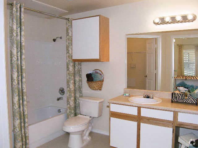 A2 Bathroom - Legacy Oaks Apartments