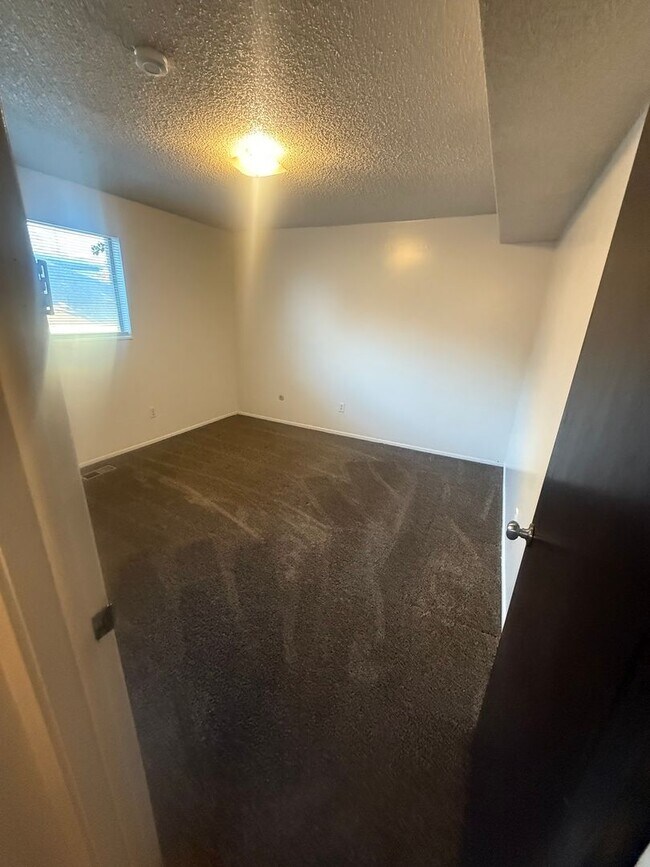 Foto del edificio - 475 E 6th Ave