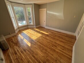 Building Photo - 20 Bodwell St
