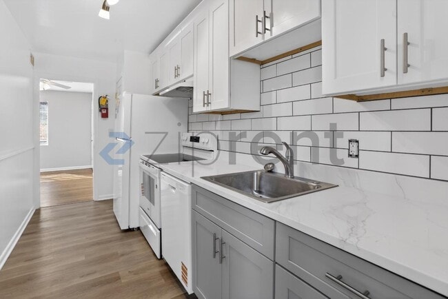 Building Photo - 463 Medlock Rd