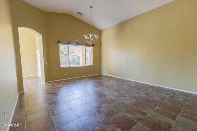 Building Photo - 2270 E Aloe Pl