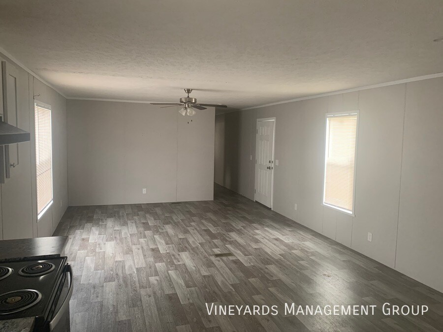 Building Photo - Home available! Apply now!