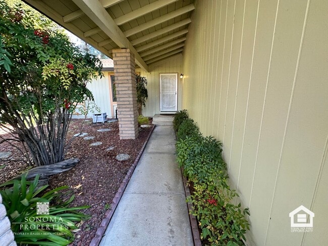 Building Photo - 3BD/2BA Eastside Sonoma Home