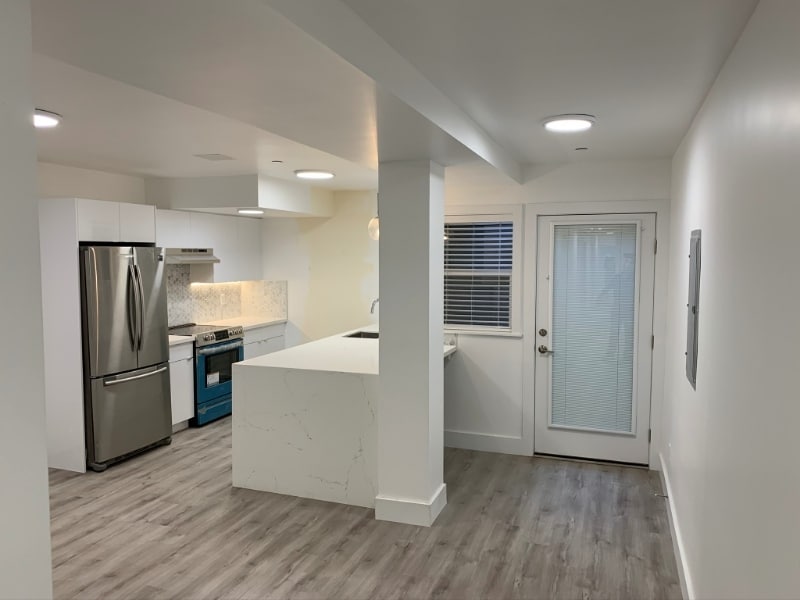 Primary Photo - 670 Lombard St