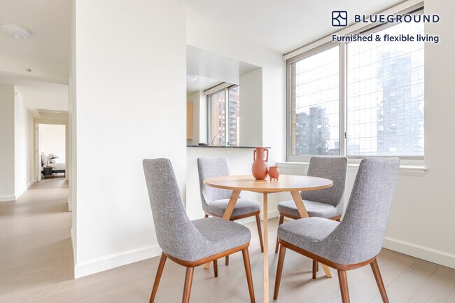 Foto del edificio - 561 10th Ave