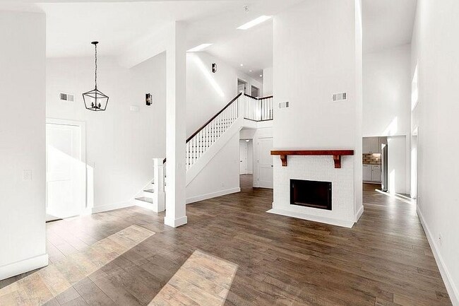 Building Photo - 639 Tanglewood Ave
