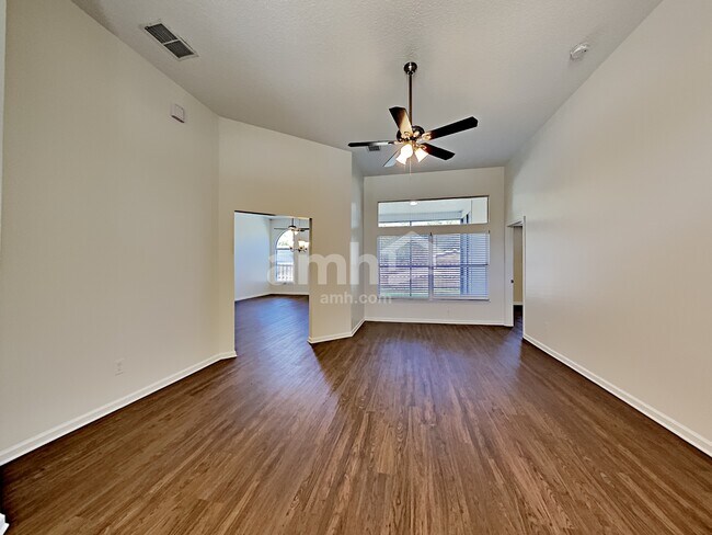 Building Photo - 597 Sparrow Branch Circle