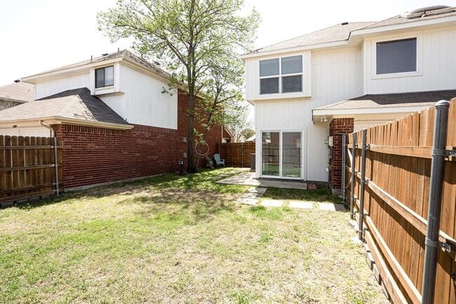 Building Photo - 344 Kyle Dr