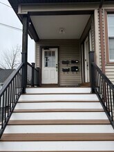 Building Photo - 119 Airlie St