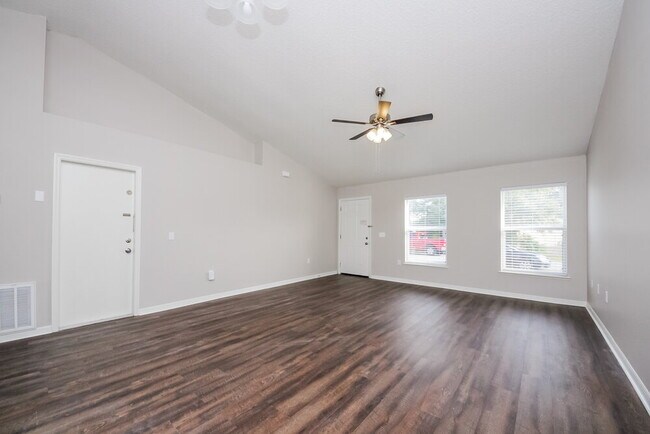 Building Photo - 813 Albi Ct