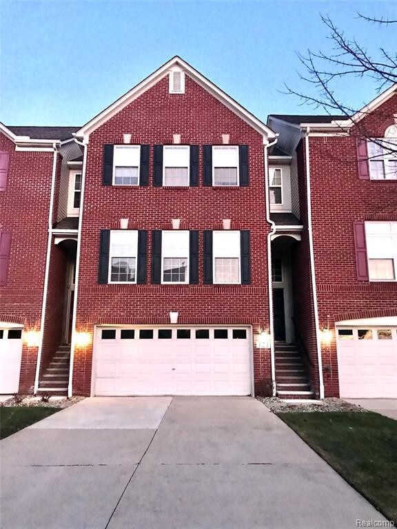 Primary Photo - 727 Cherry Orchard Rd