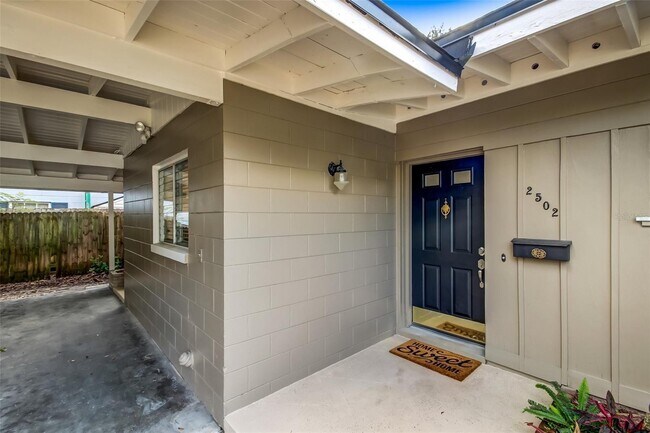 Foto del edificio - 2502 Fifeshire Dr