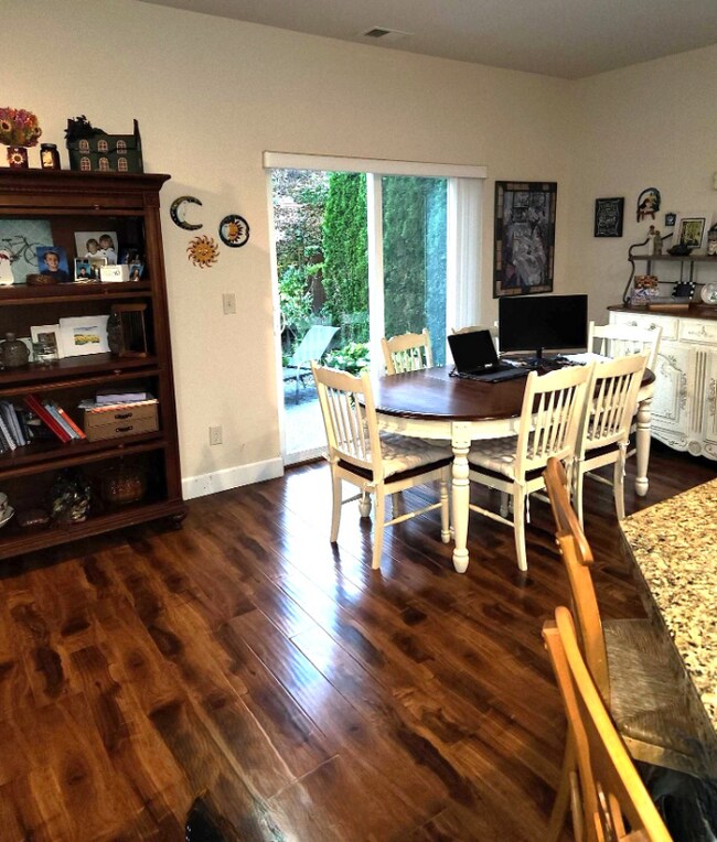 Foto del edificio - 15353 SE Granite Dr