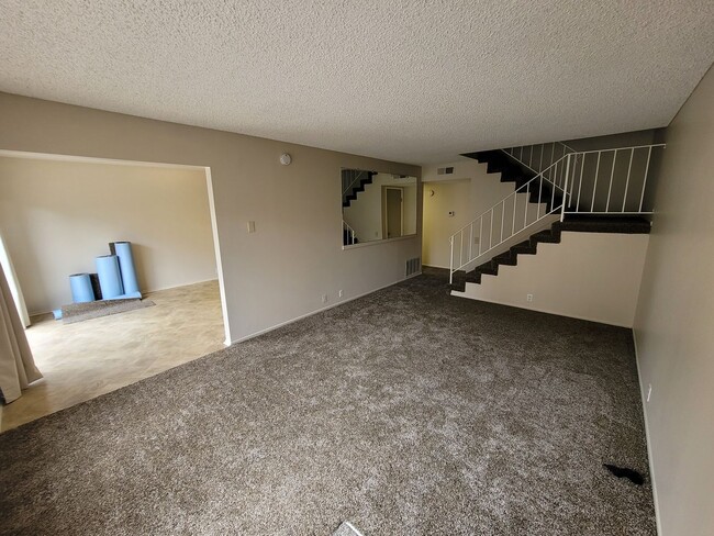 Foto del edificio - Lovely 3 Bedroom Condo in West Covina