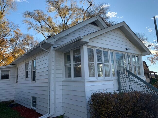 side - 2441 S Wayne Rd