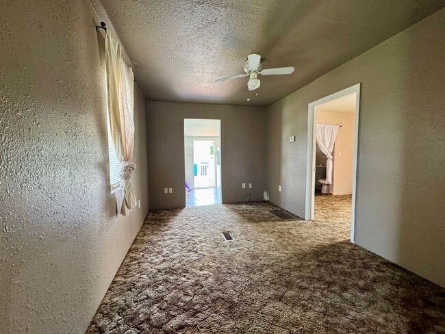 Building Photo - Adorable 2-Bedroom Home for Rent in Plant ...