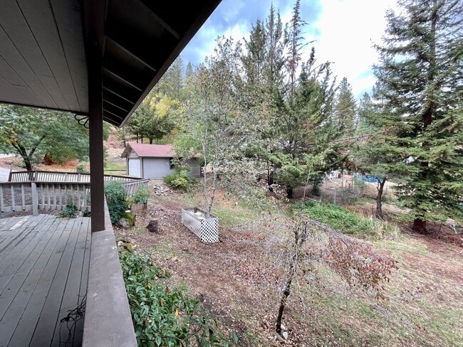 Building Photo - 17519 Alexandra Way