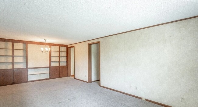 Building Photo - The Beverly Apartments