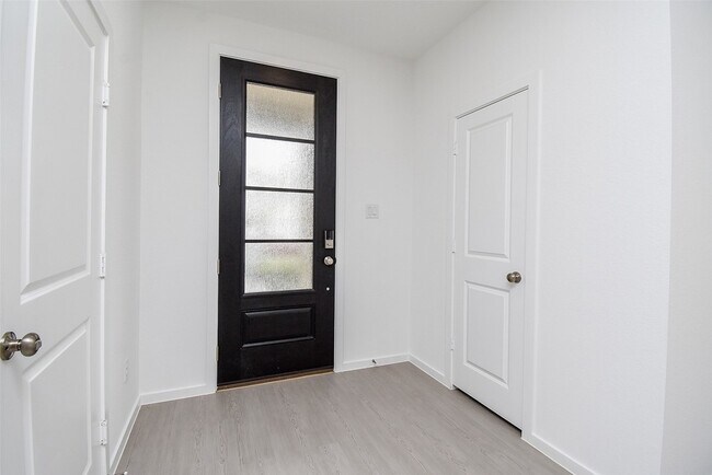 Foto del edificio - 6714 Iron Clover Dr