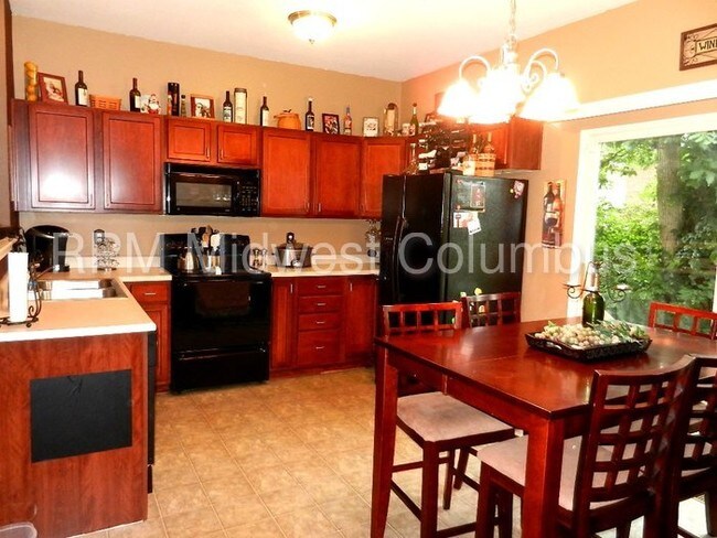 Building Photo - 726 Wilke Pl