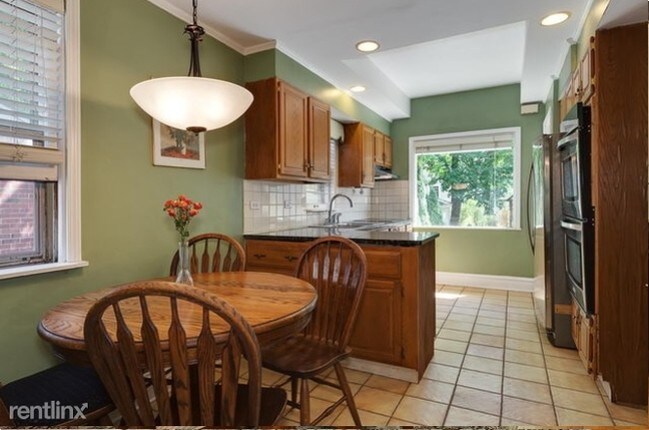 Foto del edificio - 4127 Wolf Rd