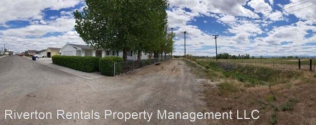 Building Photo - 3 br, 3 bath House - 1025 Basin Ave.