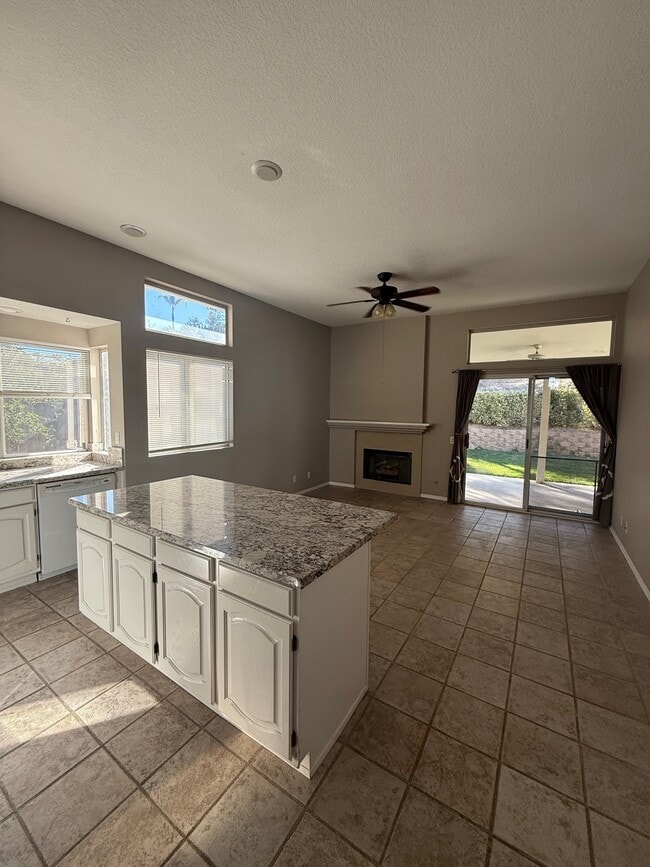 Building Photo - 39387 Via Temprano