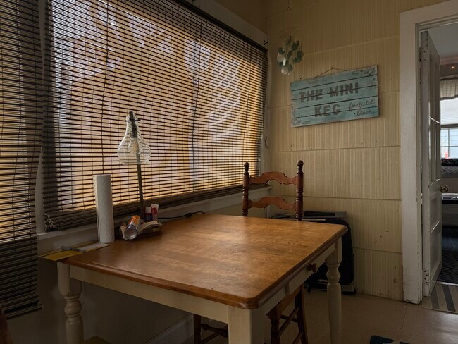 Building Photo - 621 Fairfield Beach Rd