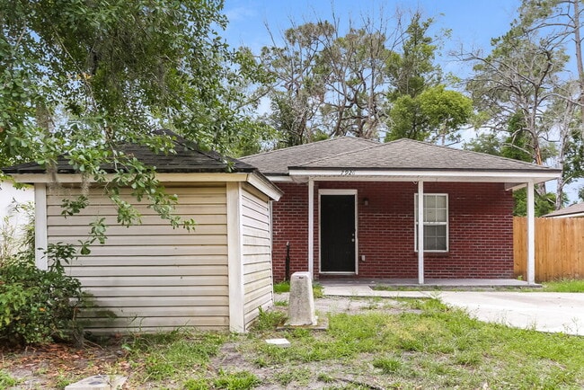 Building Photo - 7926 Pipit Ave