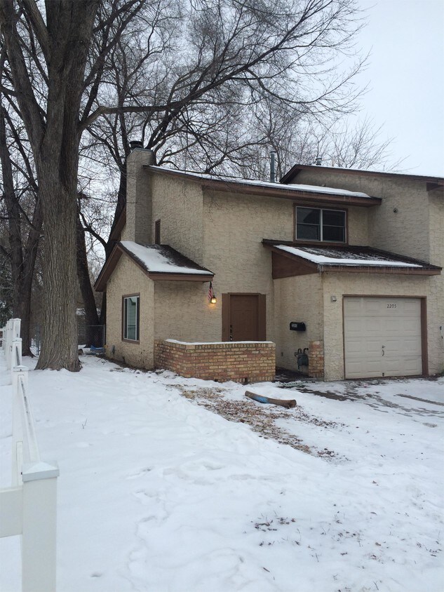 Primary Photo - 2205 7th Ave
