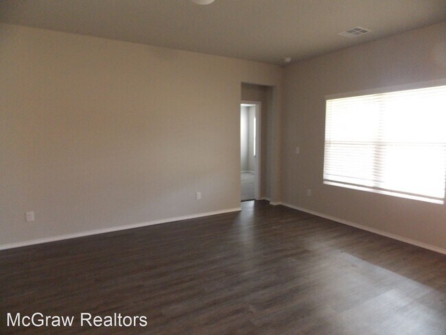 Building Photo - 4 br, 2 bath House - 631 Jentry