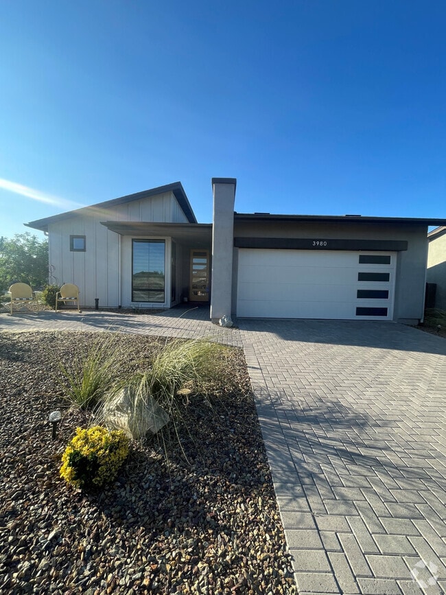 Building Photo - 3980 Crown Rock Trl
