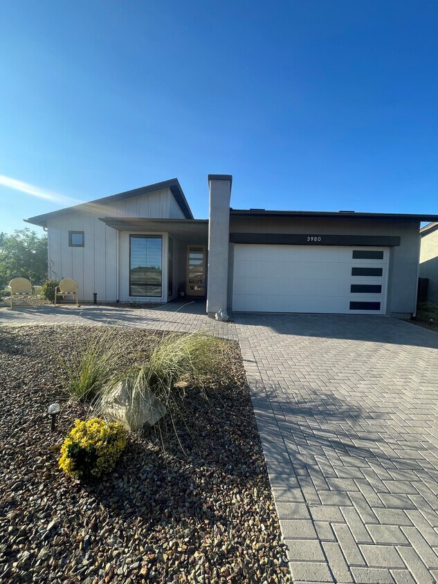 Foto principal - 3980 Crown Rock Trl