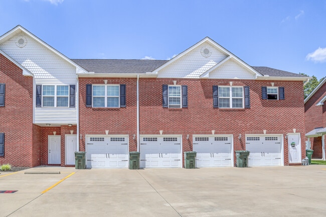 Building Photo - Vineland Carriage Homes Apartments